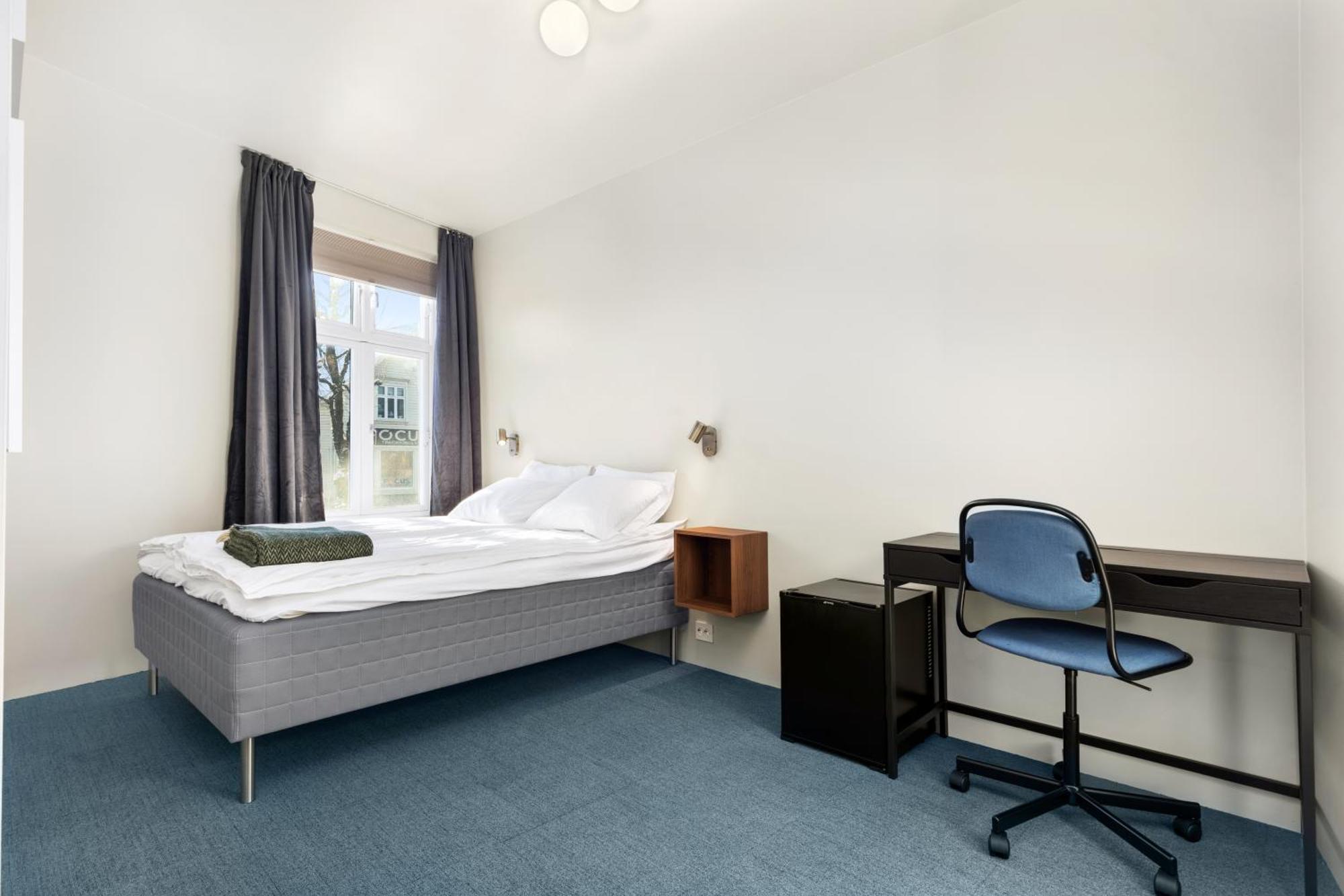 Central Guest House - Bedroom With Private Bathroom 스타방에르 외부 사진