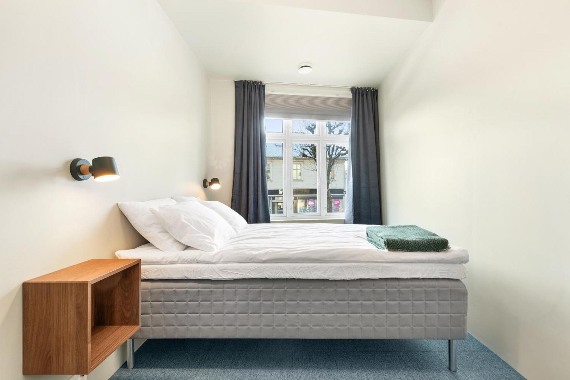 Central Guest House - Bedroom With Private Bathroom 스타방에르 외부 사진