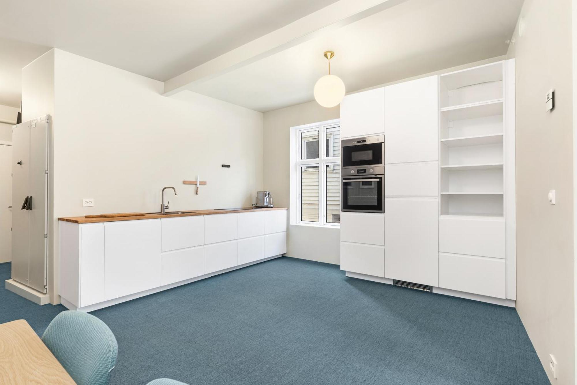 Central Guest House - Bedroom With Private Bathroom 스타방에르 외부 사진