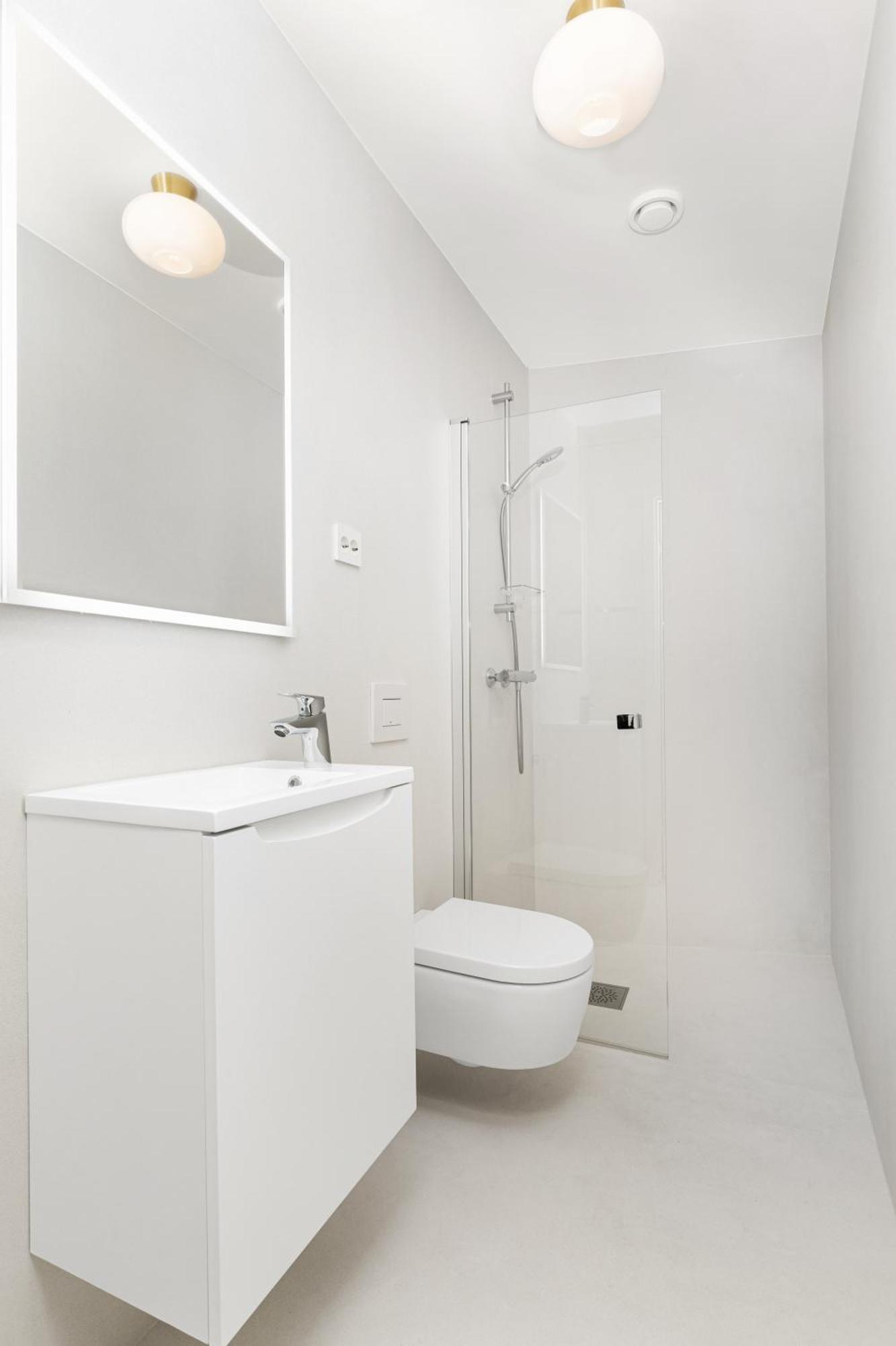 Central Guest House - Bedroom With Private Bathroom 스타방에르 객실 사진