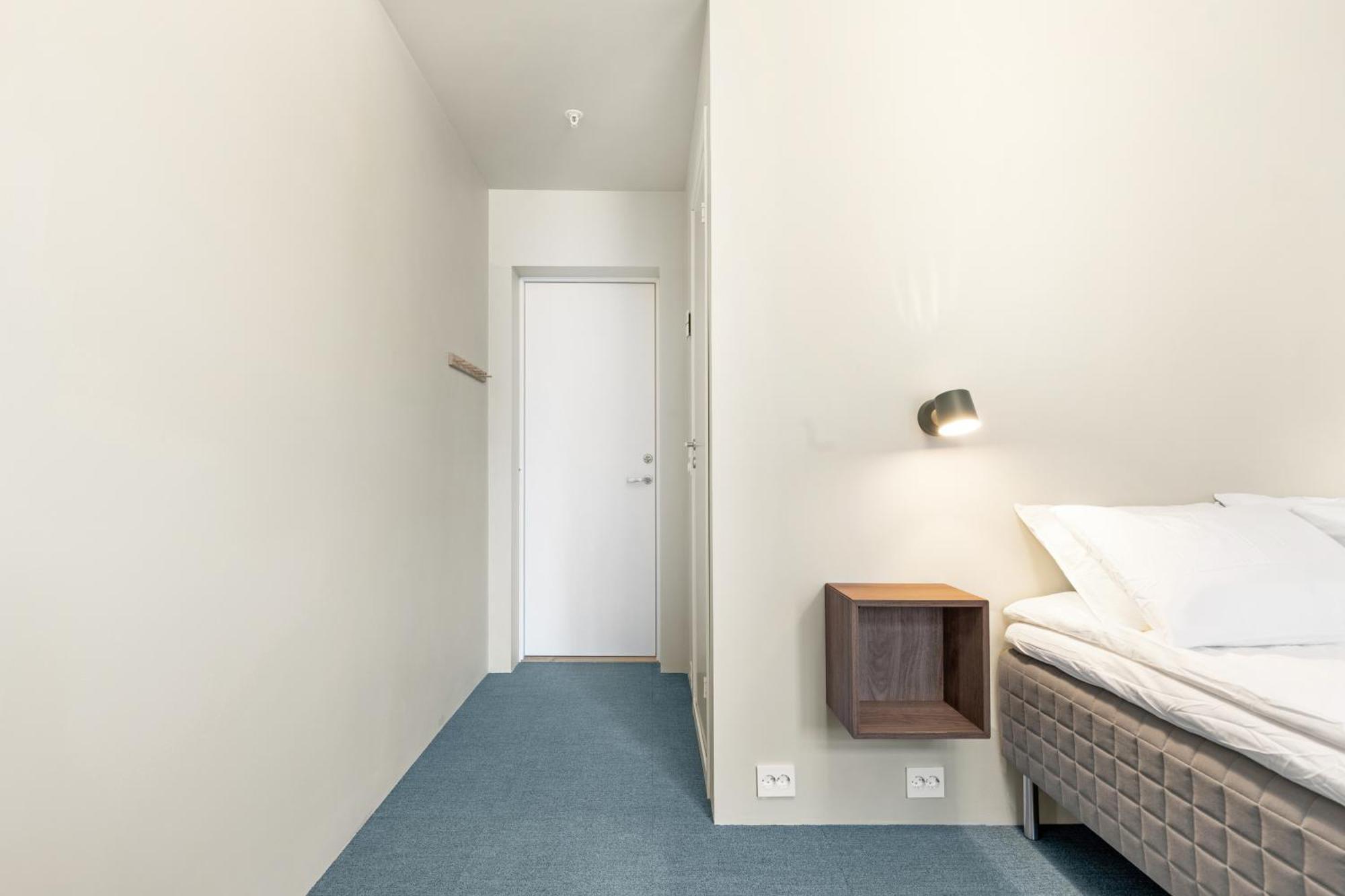 Central Guest House - Bedroom With Private Bathroom 스타방에르 객실 사진
