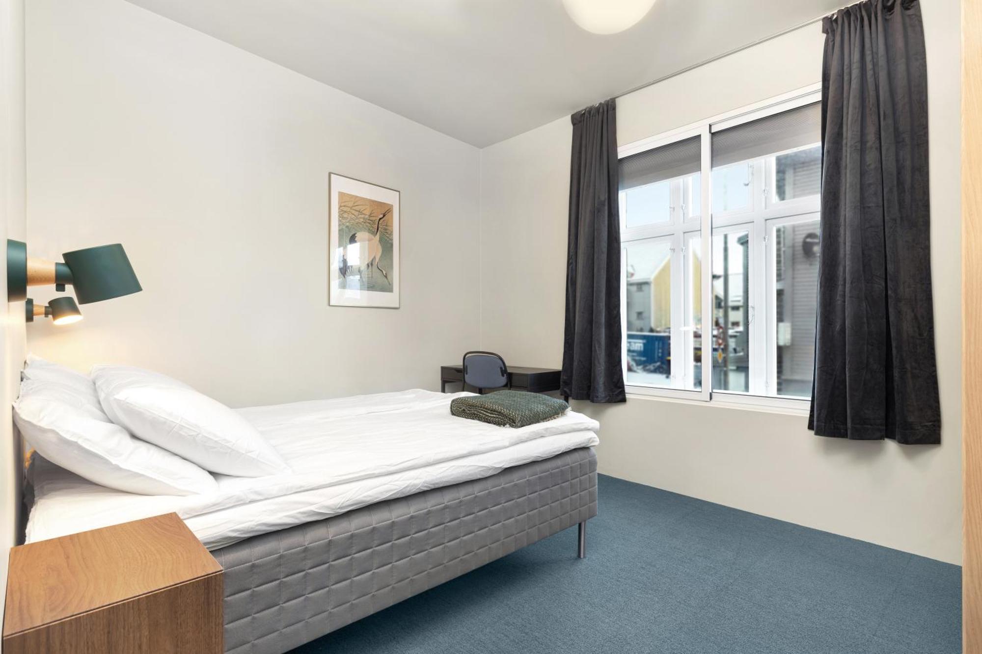 Central Guest House - Bedroom With Private Bathroom 스타방에르 객실 사진